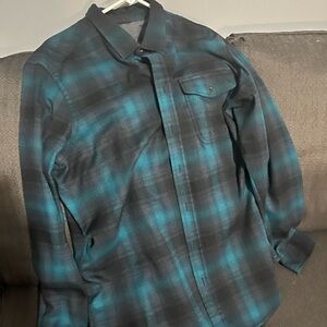Men’s flannel button up shirt.  2XL (50 - 52). Dark green and black.